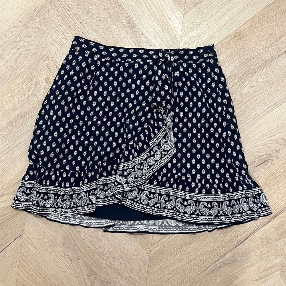 Gianna Bini Navy and White paisley  Women's Skirt